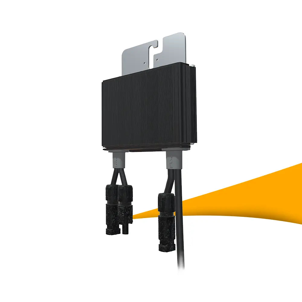 SolarEdge S440-1GM4MRM 490W power optimizer voor zonnepanelen, DC optimizer voor hoger rendement en paneelbewaking per zonnepaneel, SolarEdge optimizer kopen bij solago.nl, op witte achtergrond met oranje podium